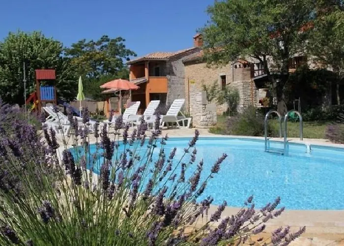 Villa Vodnjan * 沃德年