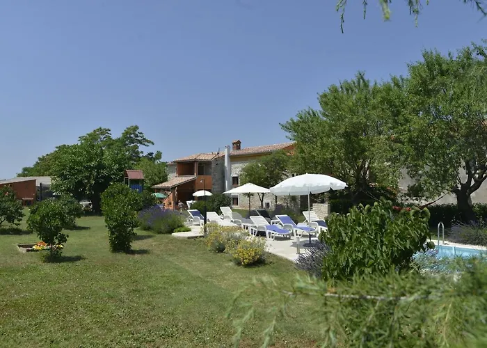 Villa Vodnjan 度假居 *